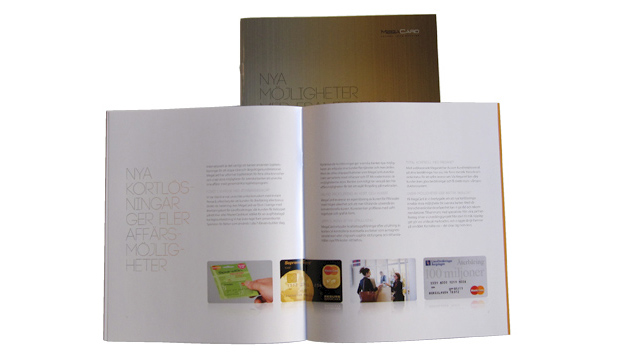 Ett uppslag ur broschyren Nya möjligheter med framtidens bankkort